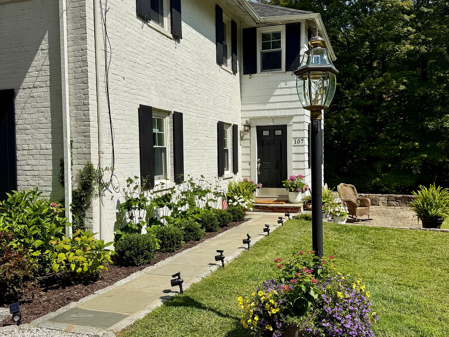 3 bed, 2.5 bath, 2226 sqft, $5,300 — Photo 2