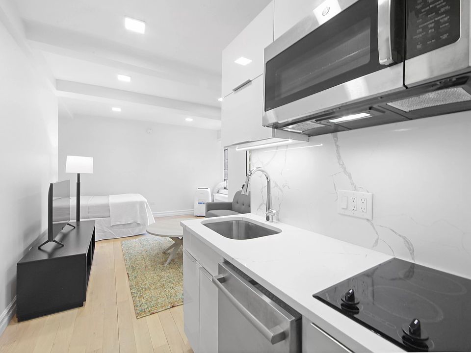 1st image of 25 Tudor City Pl APT 807