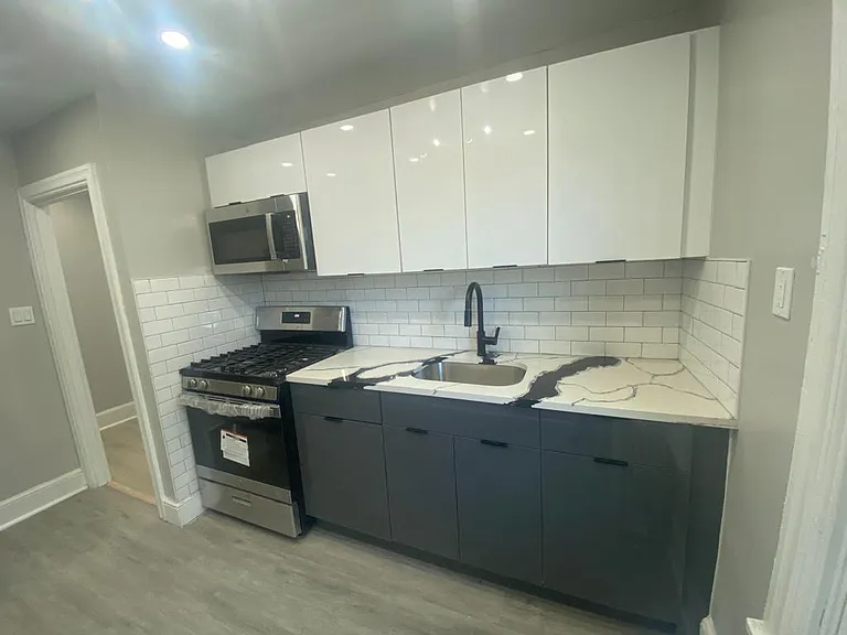650 N Broad St #B — Photo 19