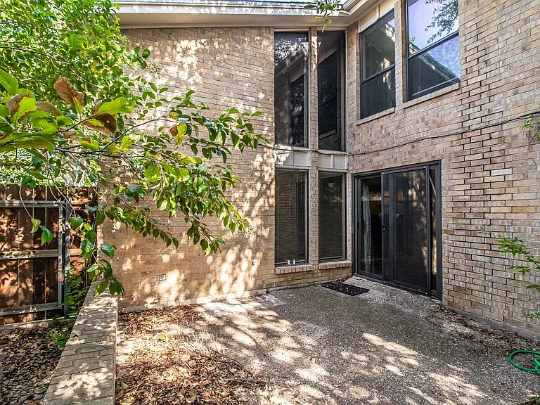 3704 Hulen Park Dr — Photo 41