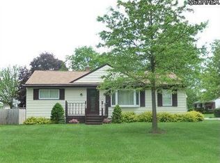 1608 Wilsonway Dr, Barberton, OH 44203