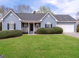 3205 Plantation Run Dr, Loganville, GA