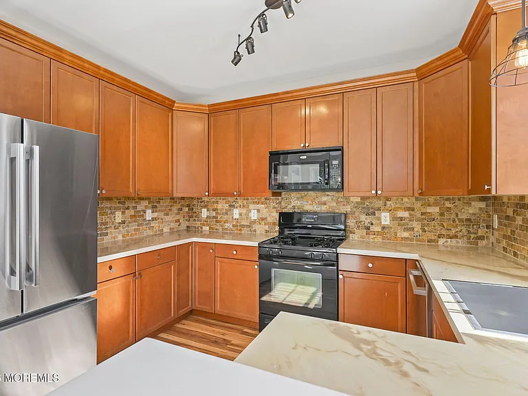327 Mill Pond Way — Photo 8