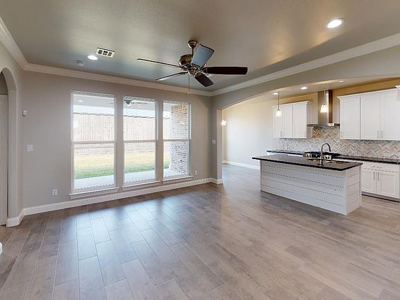 3rd image of 6985 Woodridge Dr