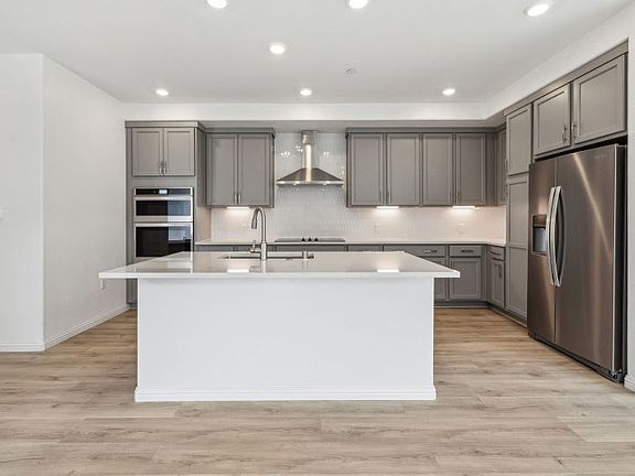 Kitchen with large central island