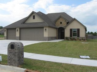 25257 Shade Tree Ct, Claremore, OK 74019