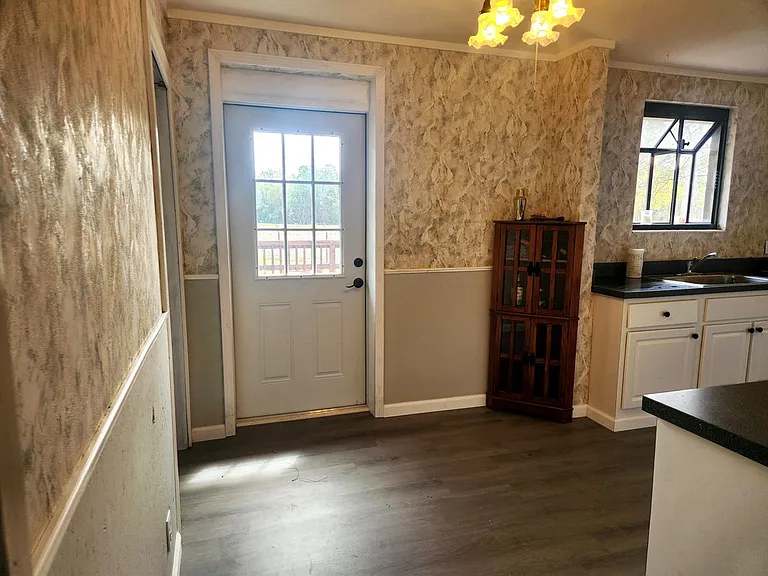 2355 SE State Road 100 — Photo 4