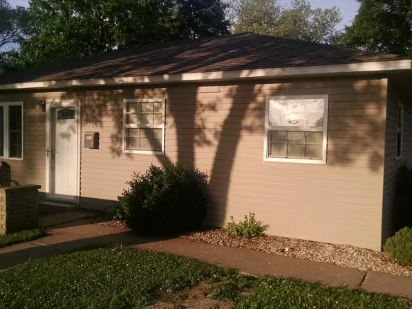 1109 S 19th St, Quincy, IL 62301
