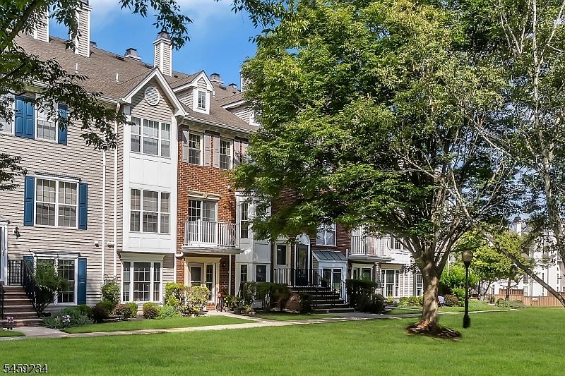 1st image of 709 Dunn Cir