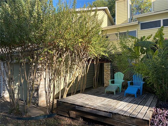2nd image of 512 Eberhart Ln APT 505