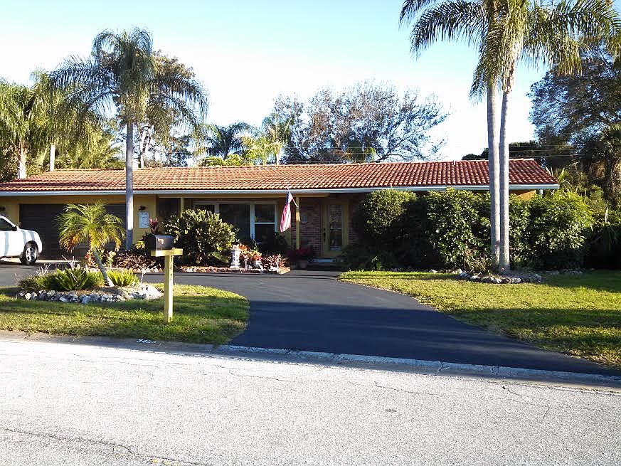 1st image of 3425 Tanglewood Dr