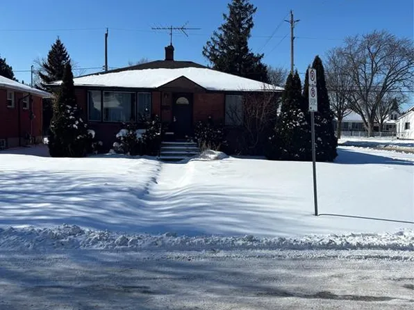 1105 Harrison Ave, Windsor, ON N9C 3J4