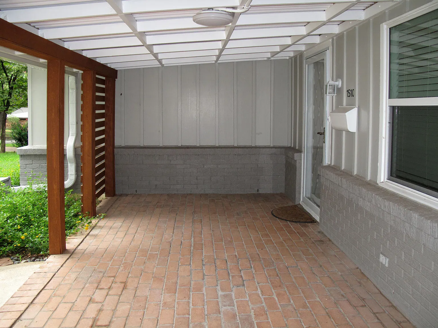 3 bed, 2.5 bath, 1867 sqft, $2,400 — Photo 3