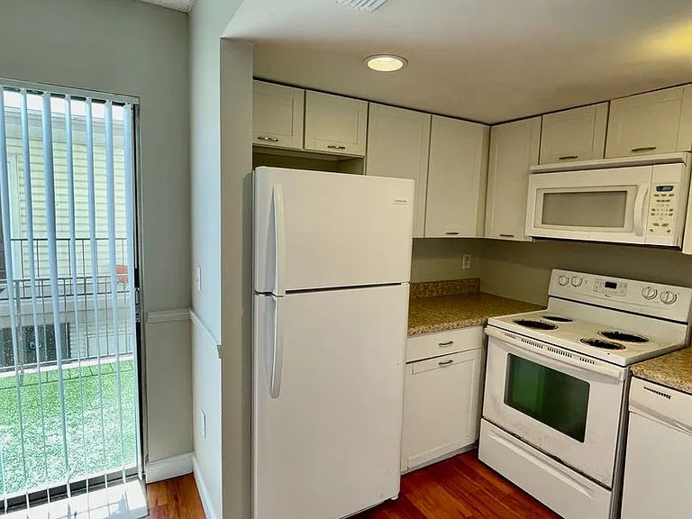 6083 S Village Cir — Photo 9