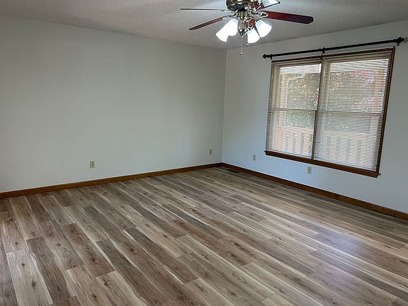 2nd image of 304 Old Stage Rd