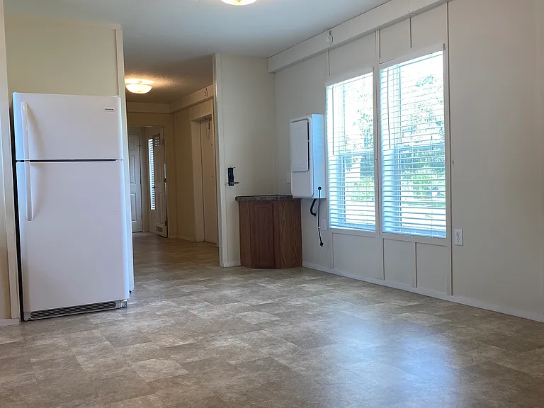 17024 Meridian Blvd — Photo 27