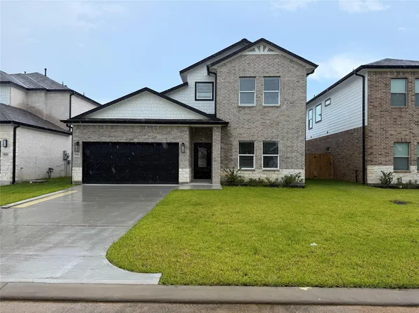 9643 Champion Heavens Dr, Spring, TX 77379