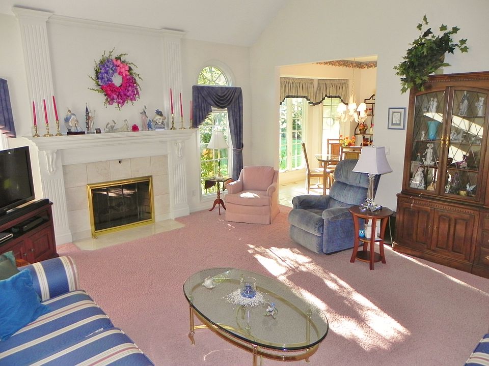 1st image of 379 E Kilbridge Dr