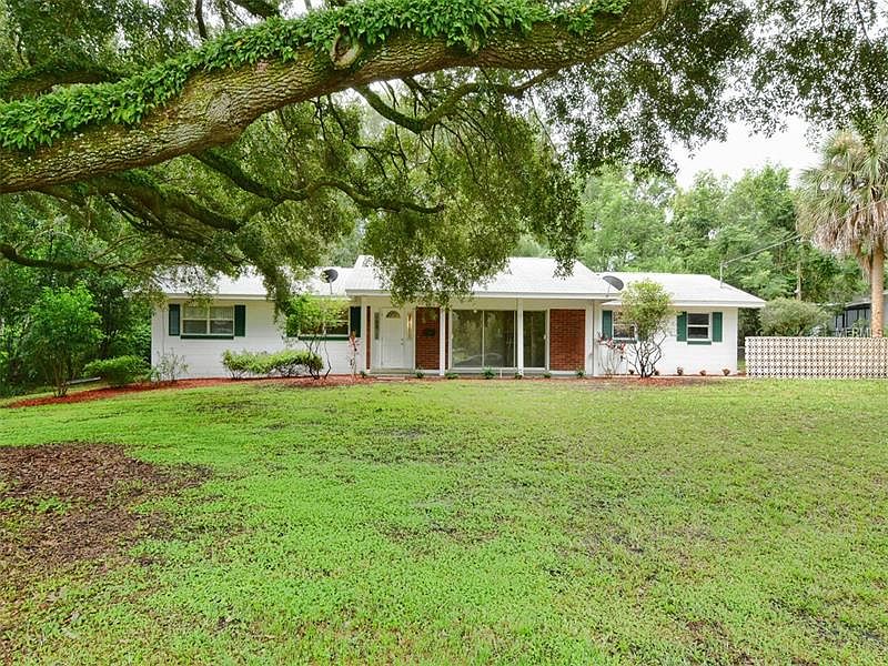1st image of 1701 Harcourt Dr