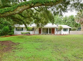 1701 Harcourt Dr, Leesburg, FL 34748