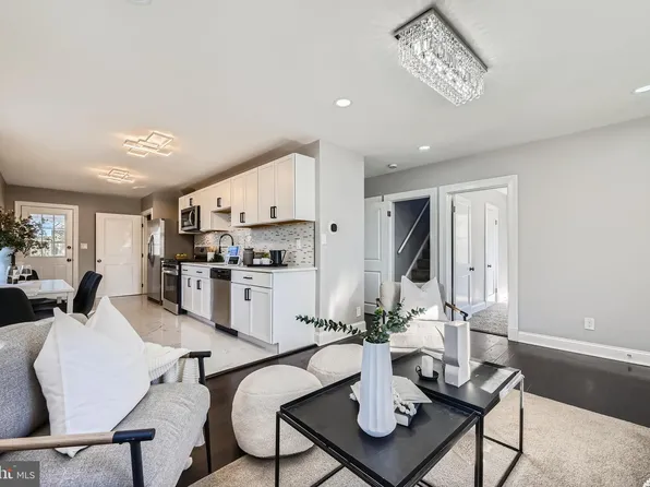 23 Ridgemoor Rd, Baltimore, MD 21221