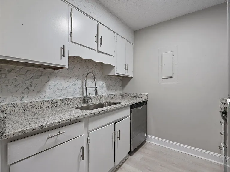 Arbor Landing Apartments — Photo 30