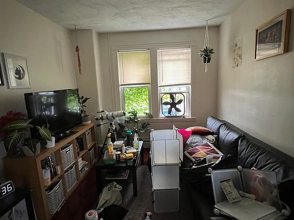 5th image of 6 Bedford St APT 2R