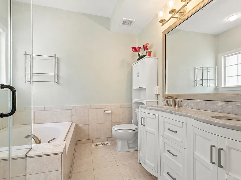 4442 Huntscroft Ln — Photo 9