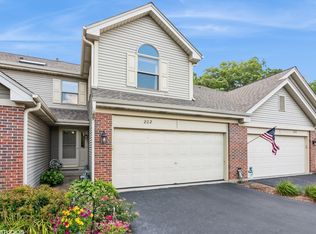 202 Woodboro Dr, West Chicago, IL 60185