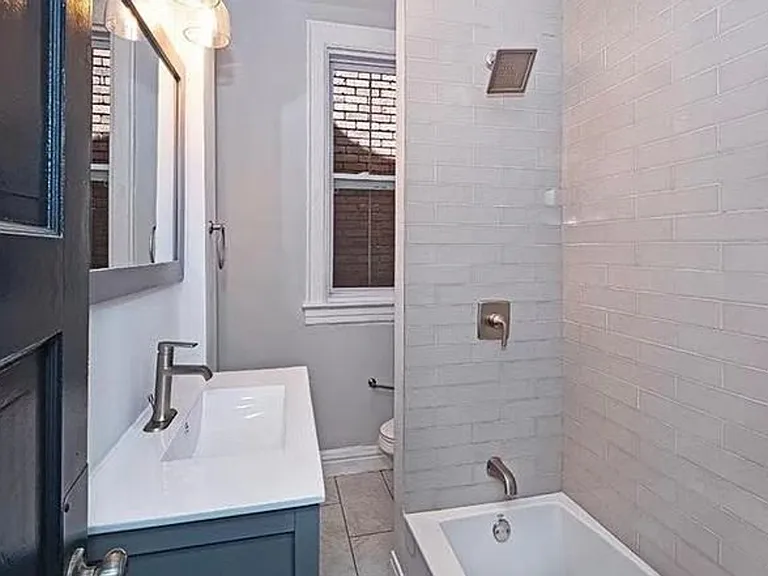 923 Adelaide St — Photo 24
