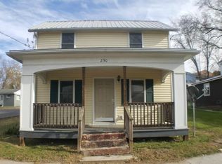 99 Amelia St, Paw Paw, WV 25434