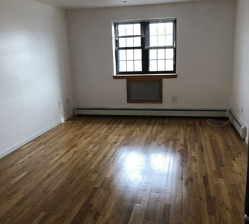 1st image of 3045 32nd St APT 4A
