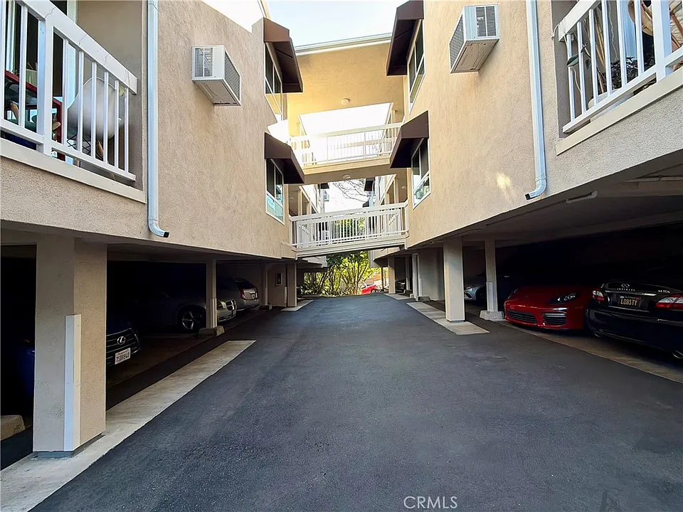 2266 Cazador Dr