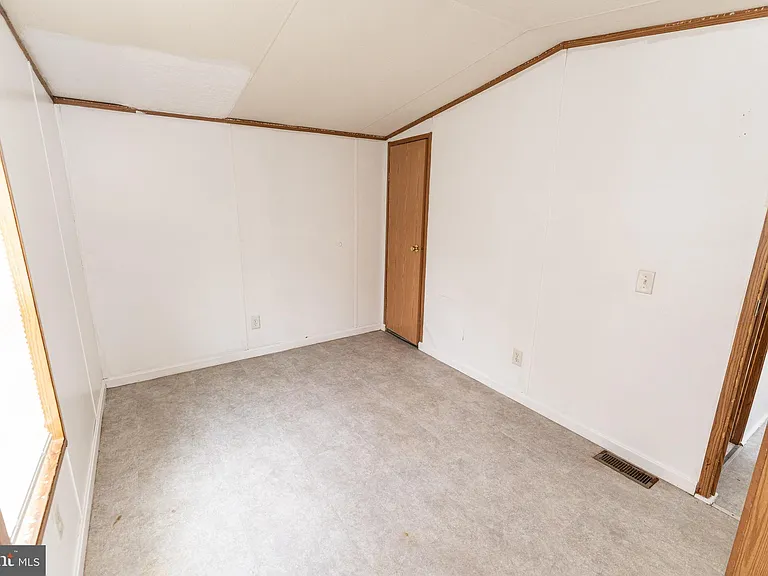2350 Old Snow Hill Rd — Photo 45