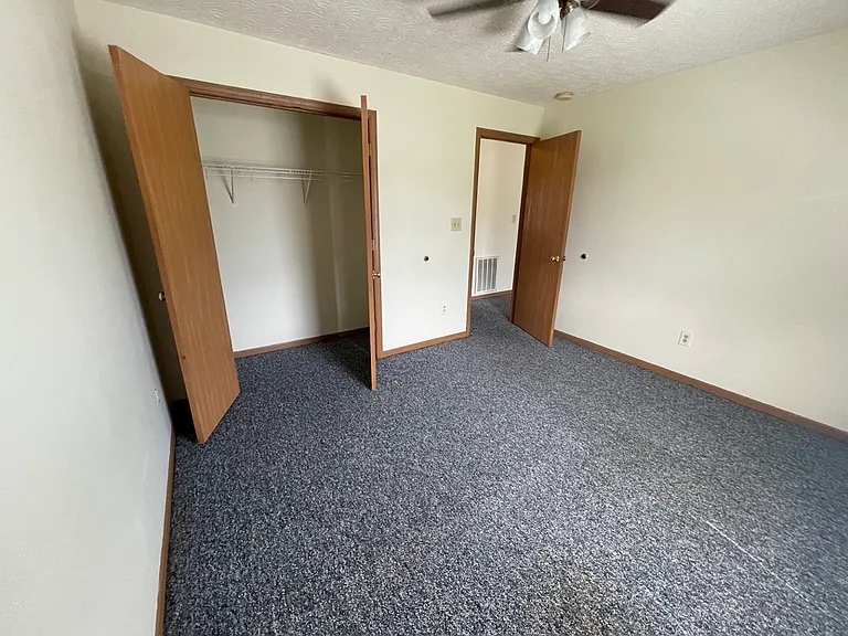 385 Grantland Dr — Photo 16
