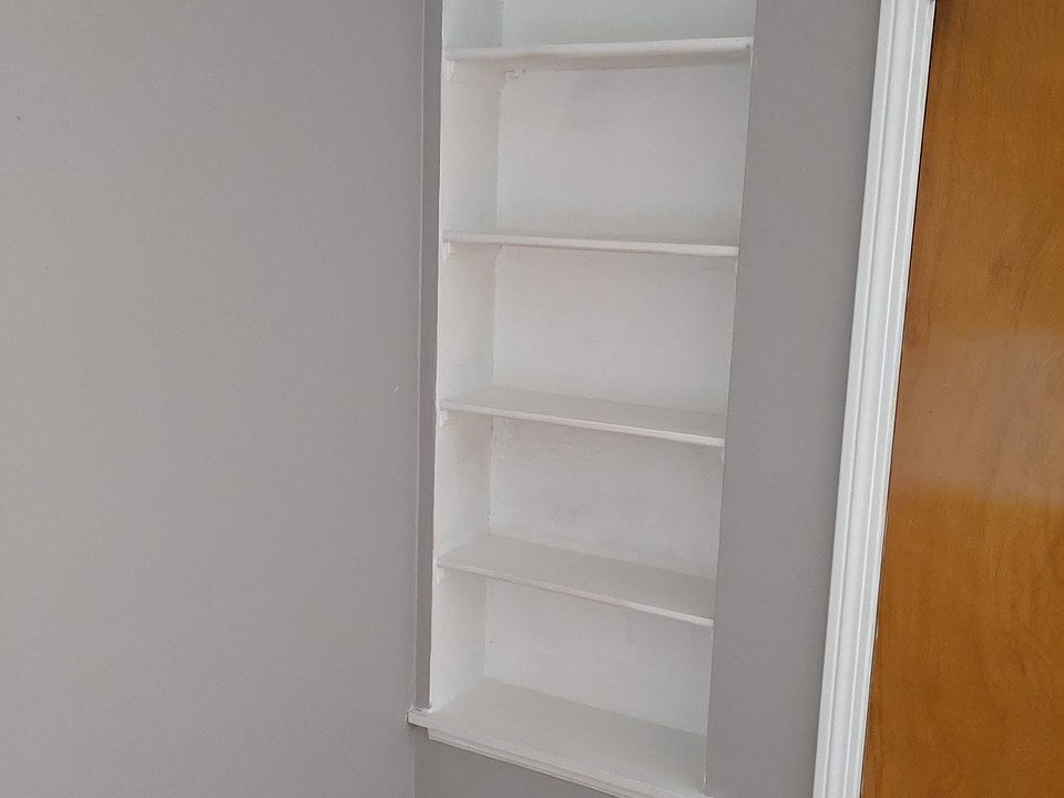 1st image of 1076 S Belvoir Blvd