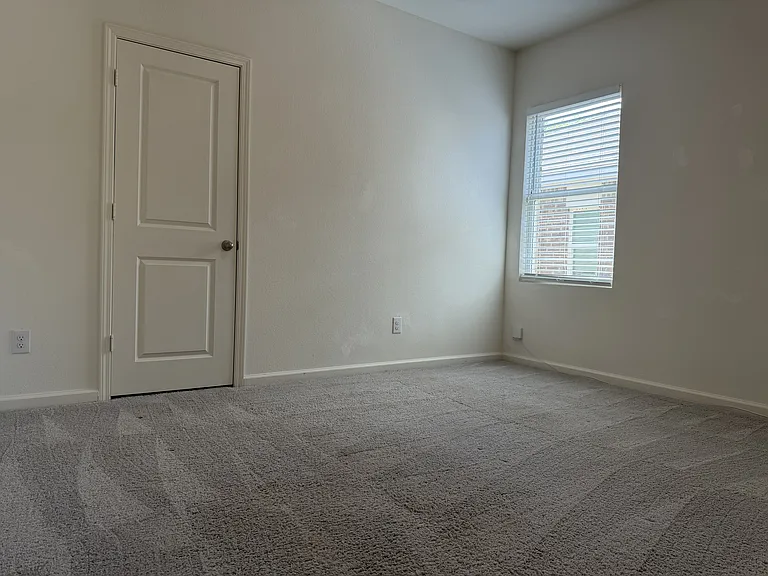 684 Crestridge Dr — Photo 15