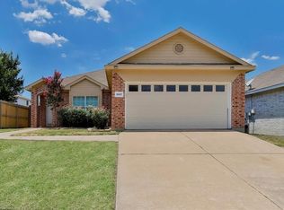 8609 Rainy Lake Dr, Fort Worth, TX 76244