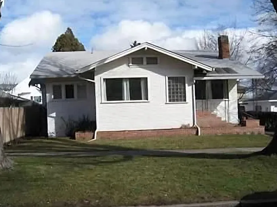 703 O Ave