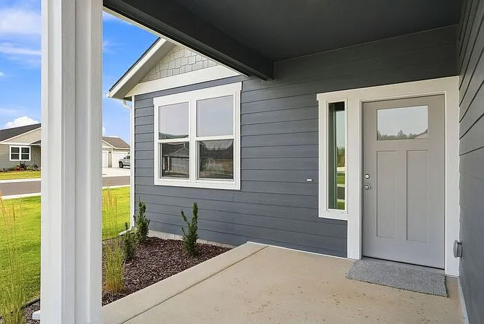 4 bed, 3.0 bath, 1765 sqft, $2,600 — Photo 3
