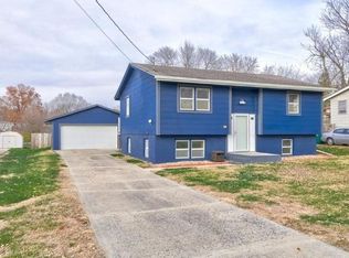 909 4th St SW, Altoona, IA 50009