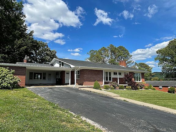 2nd image of 66 Hickory Hill Dr