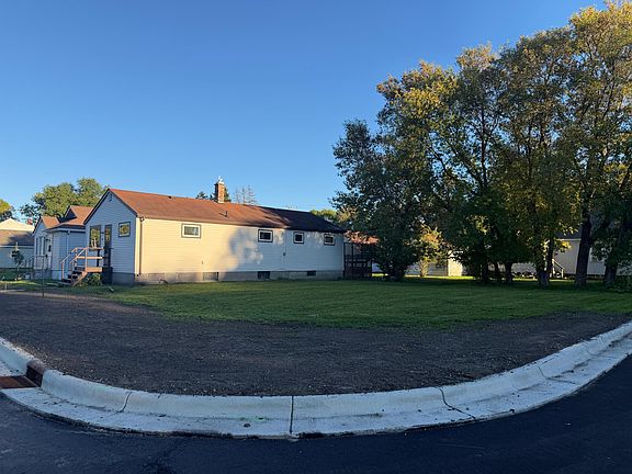 2nd image of 421 9th St