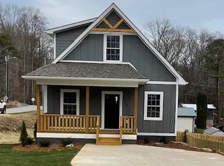 100 Locust St, Black Mountain, NC 28711