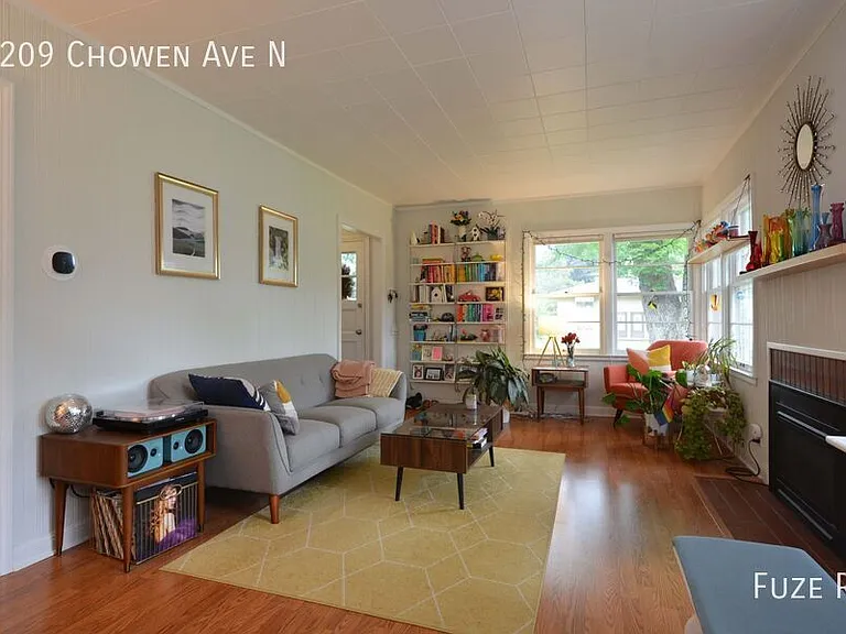3209 Chowen Ave N — Photo 5