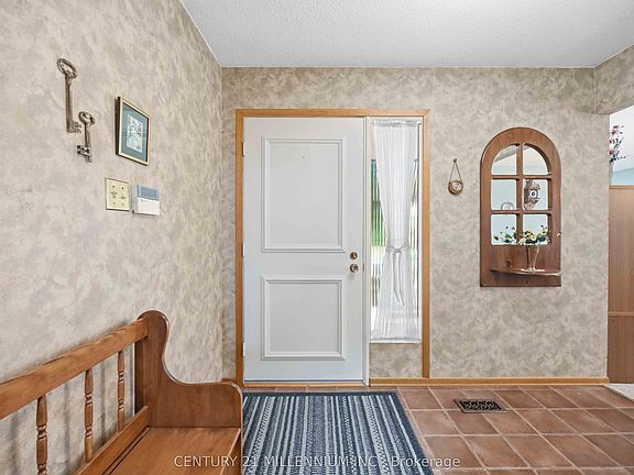 5th image of 112 Blackthorn Ln