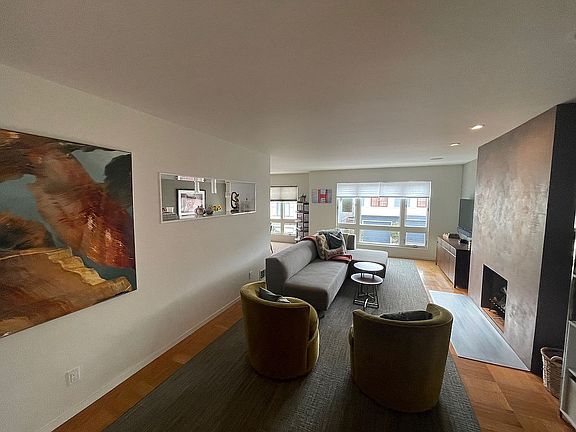 5th image of 32 Woodhaven Ct