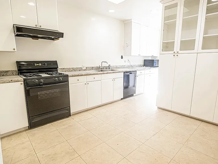 2024 Navy St — Photo 32