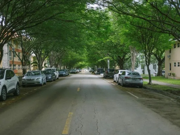 1100 Salzedo St APT 3A, Coral Gables, FL 33134