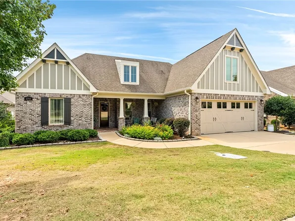 2793 Spring Lakes Xing, Opelika, AL 36801